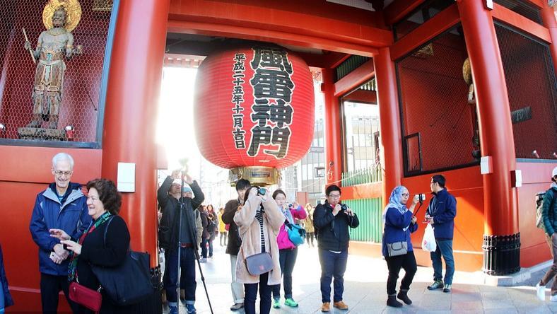 对游客强征1000日元离境税,这很不日本